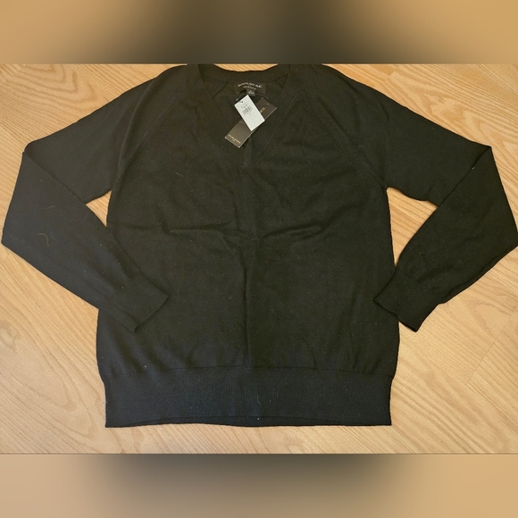 NWT Banana Republic Factory Forever sweater size S black - Picture 1 of 3